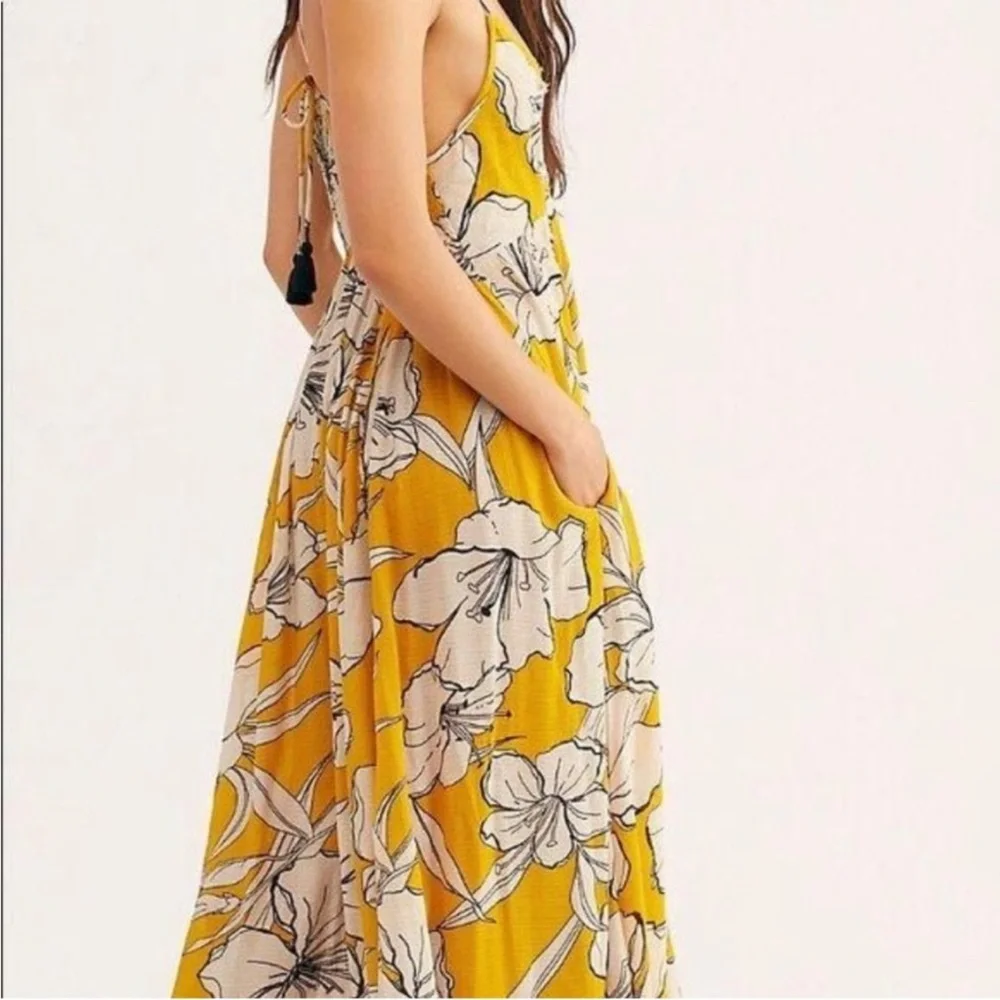 Free People | Say You Love Me Floral Onesie
Yellow floral romper NWT Small - Picture 3 of 8